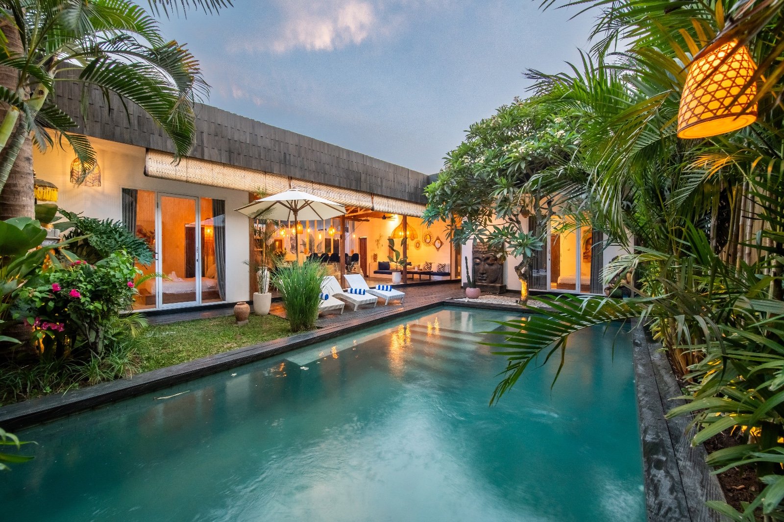 MODERN TROPICAL 3 BEDROOM VILLA FOR SALE LEASEHOLD IN CANGGU BE-1364 